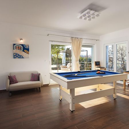 Villa Mermaid Your Croatian Haven With Luxury Pool And Scenic Views Podstrana Kültér fotó