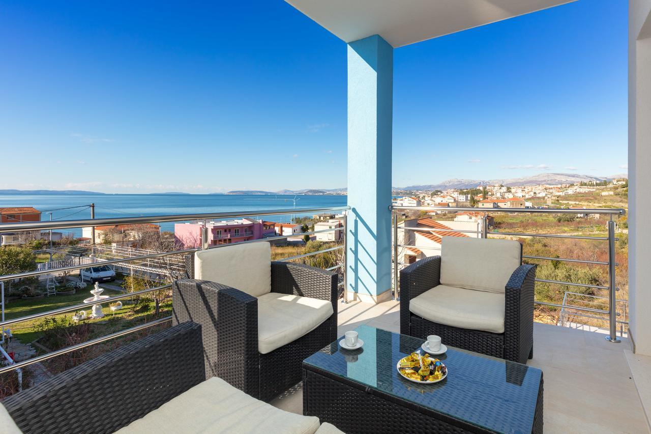 Villa Mermaid Your Croatian Haven With Luxury Pool And Scenic Views Podstrana Kültér fotó